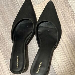 USED REFORMATION WILDA KITTEN HEEL, SZ 10, BLACK SUEDE POINTY